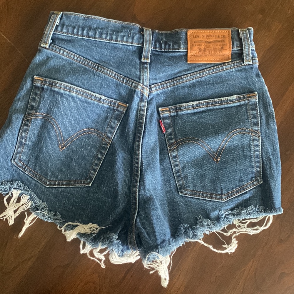 Levi distressed rib cage denim shorts - Picture 4 of 8